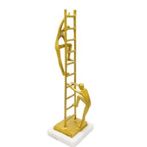 Escultura Escada Subindo